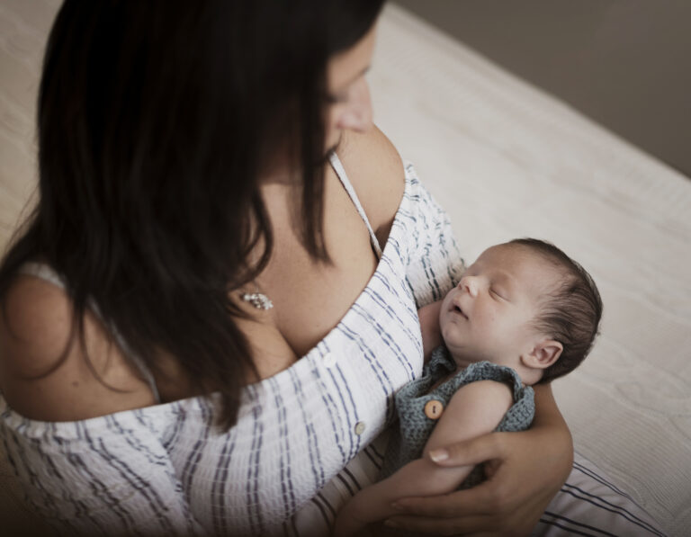 Ostéopathie Post-Partum : Pourquoi un Bilan est Essentiel Après l’Accouchement